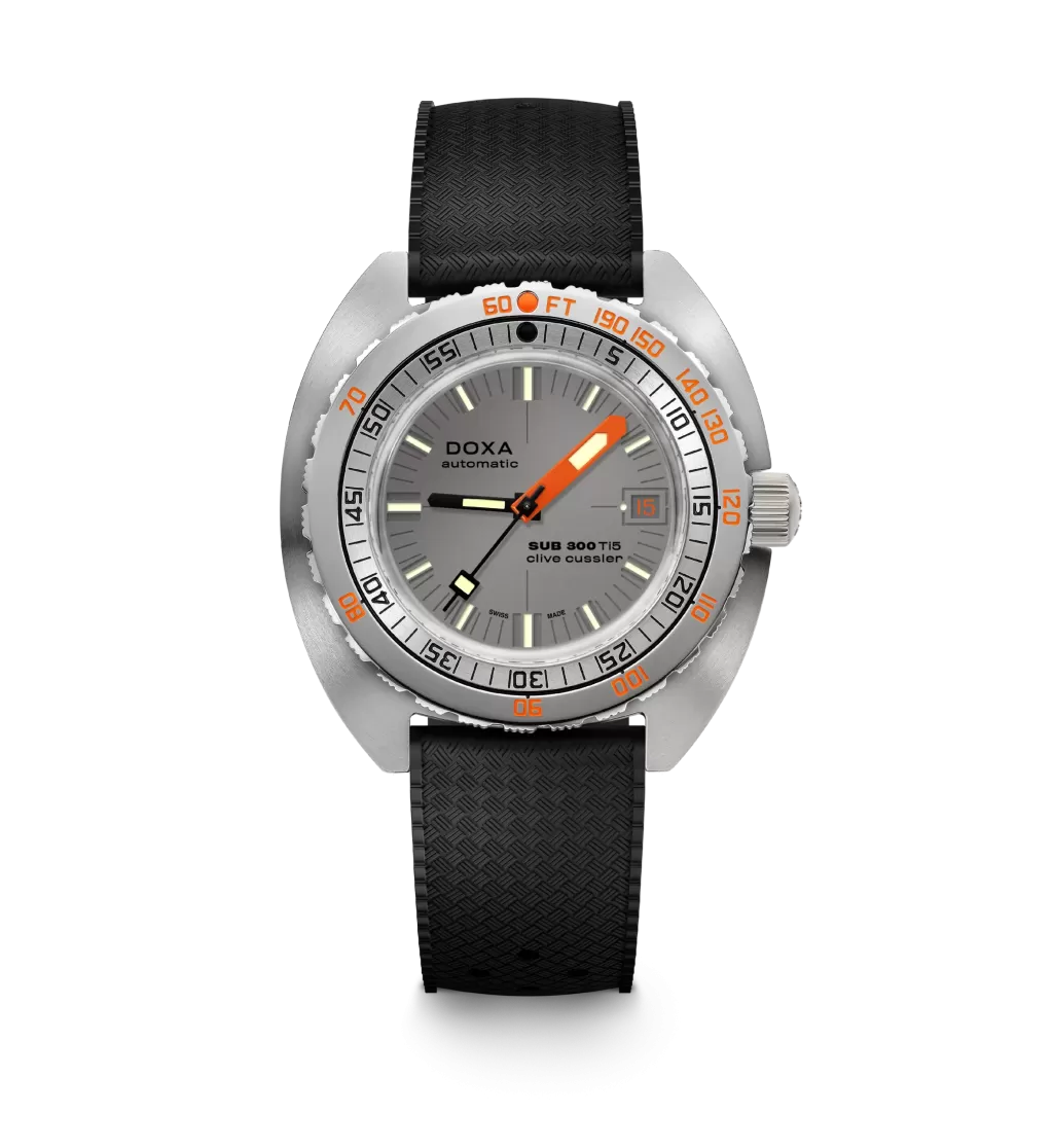 DOXA SUB 300 Ti5 Clive Cussler 정면 모습
