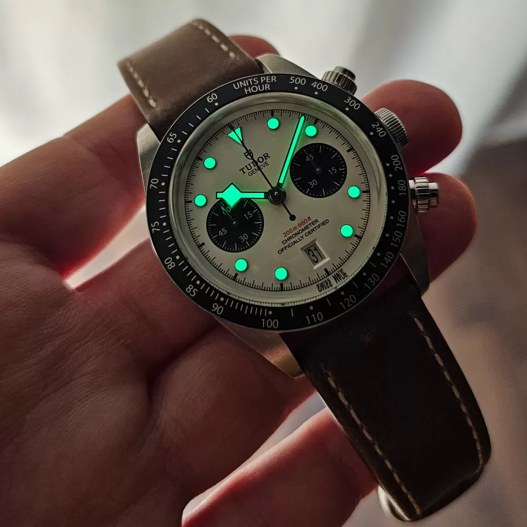 Tudor Black Bay Chrono Panda M79360N 000 Lume
