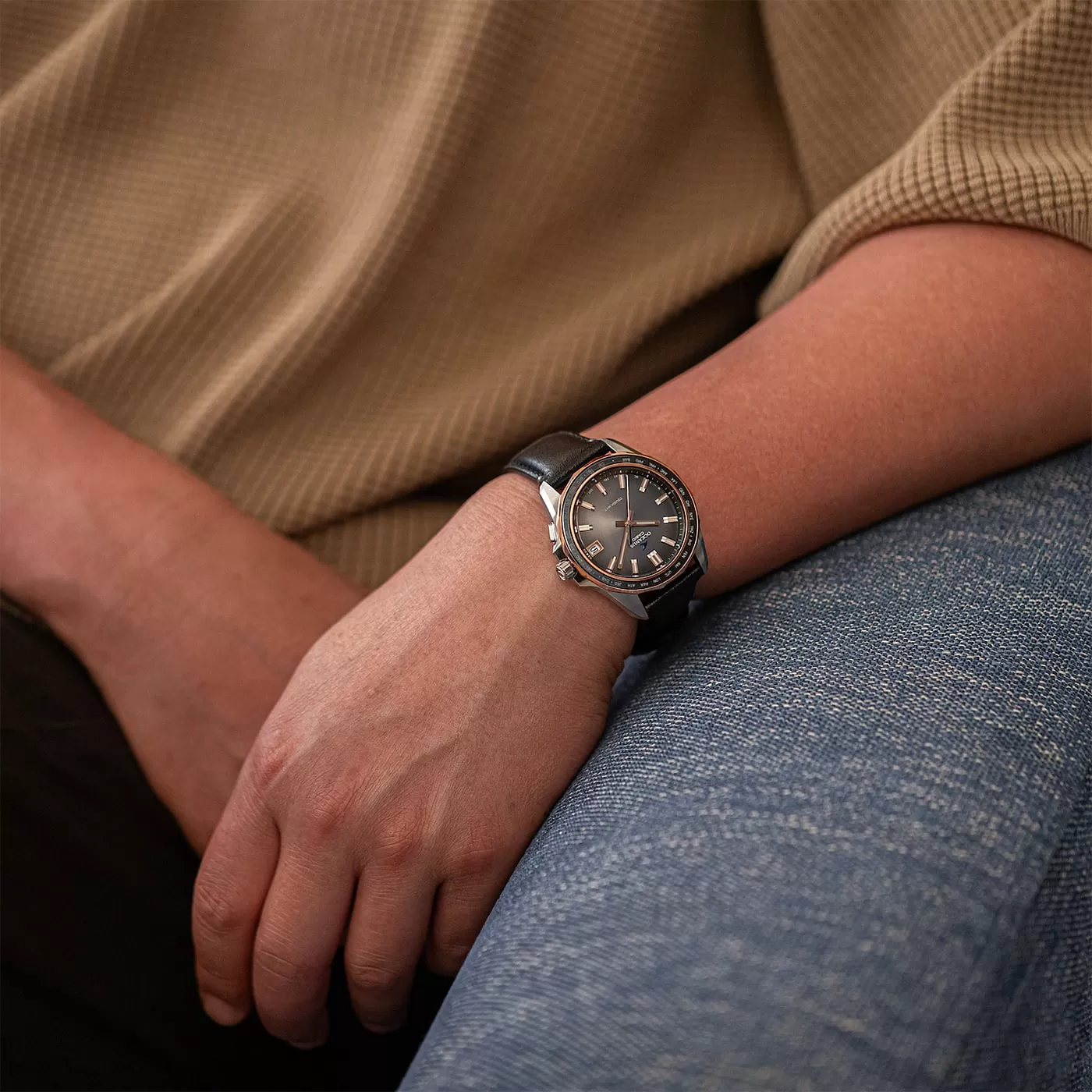 Casio Oceanus Manta S400 OCW-S400RL-8AJR on the wrist