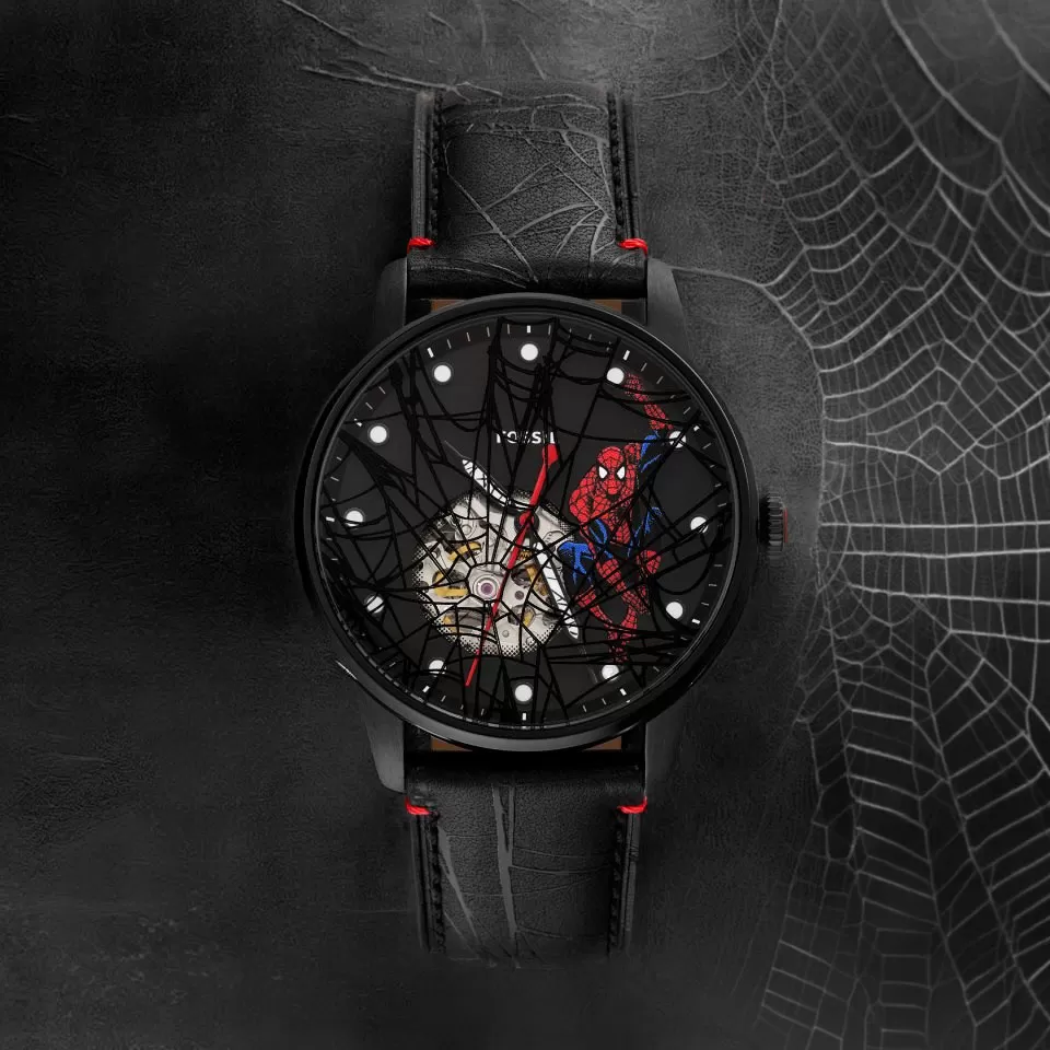 Limitierte Fossil Spider-Man Automatik mit schwarzem Gehäuse und Netzmuster