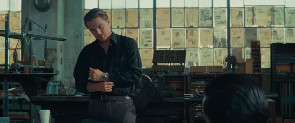 レオナルド・ディカプリオが映画『インセプション』で着用したTag Heuer Carrera Calibre 5 WV211B、場面1