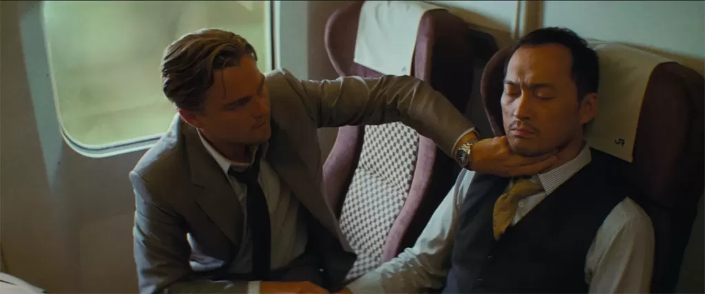 レオナルド・ディカプリオが映画『インセプション』で着用したTag Heuer Carrera Calibre 5 WV211B、場面5