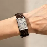 Timex 1976 Lexington Reissue Inspired: elegante Cartier-Tank-Alternative aus Stahl für 149 $