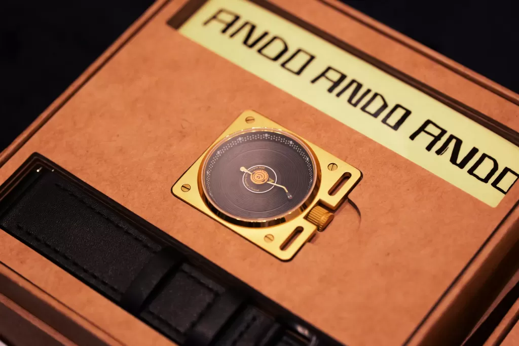 WAROで見たAndoAndoAndoのVinyl Recordウォッチのボックス
